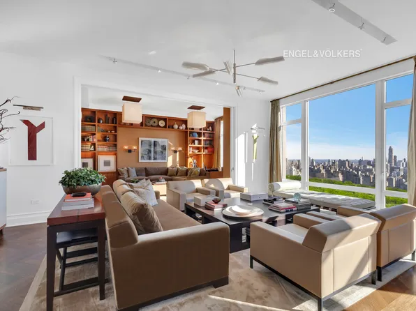 15 Central Park West image 2 of 22