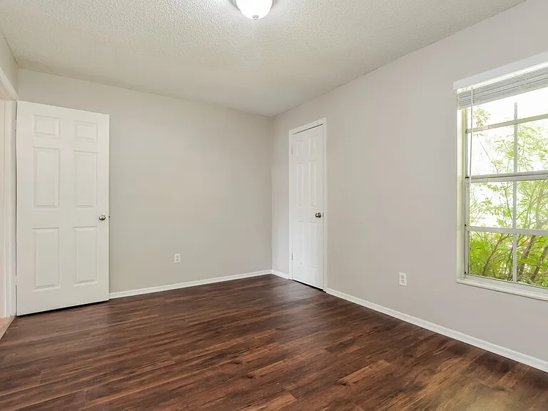 1177 La Mesa Ave — Photo 12