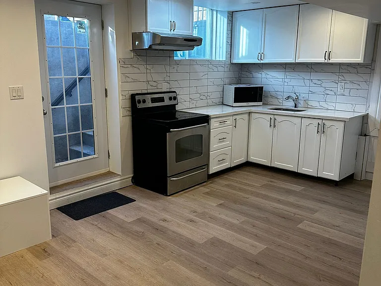 79 William Fair Dr #BASEMENT — Photo 2