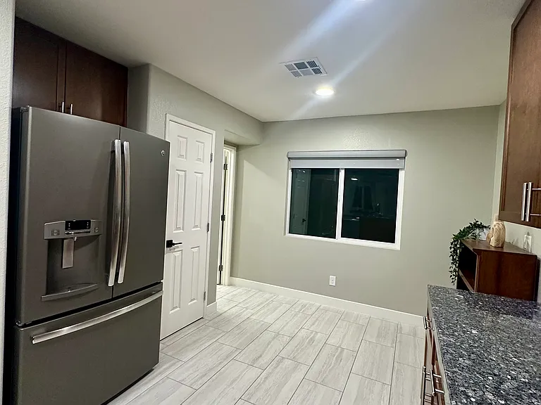 Conveniently located half bath right off the kitchen