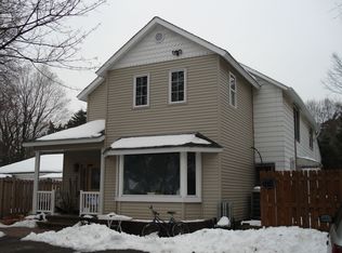 127 S Stewart Ave, Libertyville, IL 60048