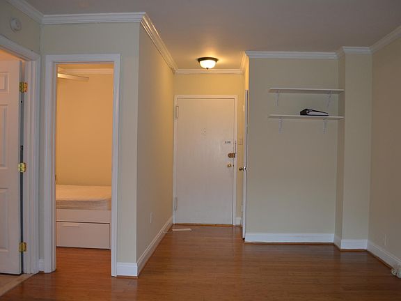 5th image of 1023 Arlington Blvd #902