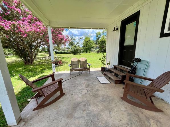 9428 Elm St, Midway, TX 75852