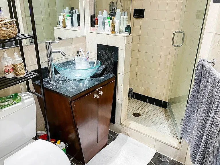 5 Braemore Rd #8 — Photo 11