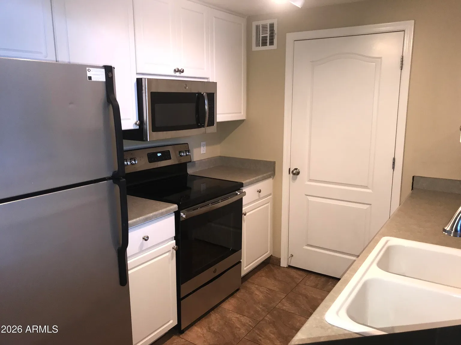 2 bed, 2.0 bath, 1134 sqft, $1,950 — Photo 3