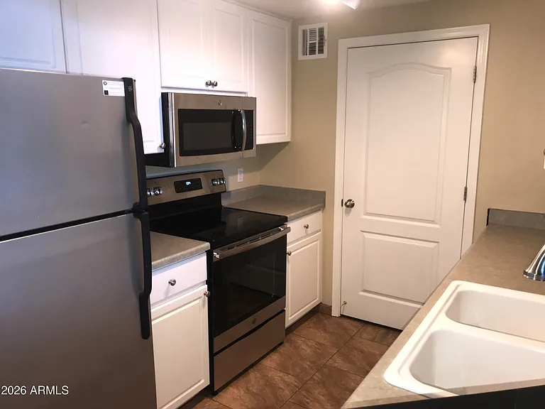 1701 E Colter St #460 — Photo 3