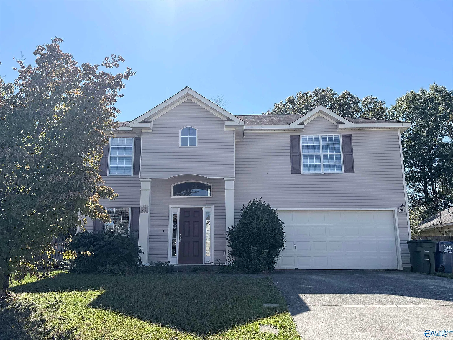 4 bed, 2.5 bath, 2065 sqft, $1,700 — Photo 1