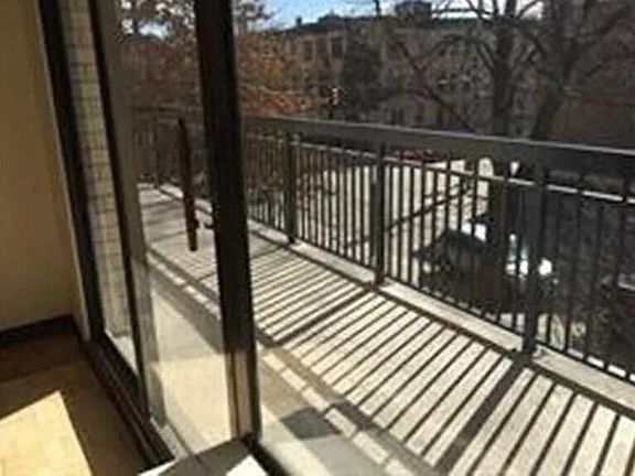4th image of 60 Longwood Ave APT 209