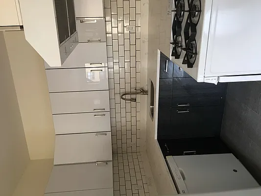 Rented by Peter Meskouris LREB | media 23