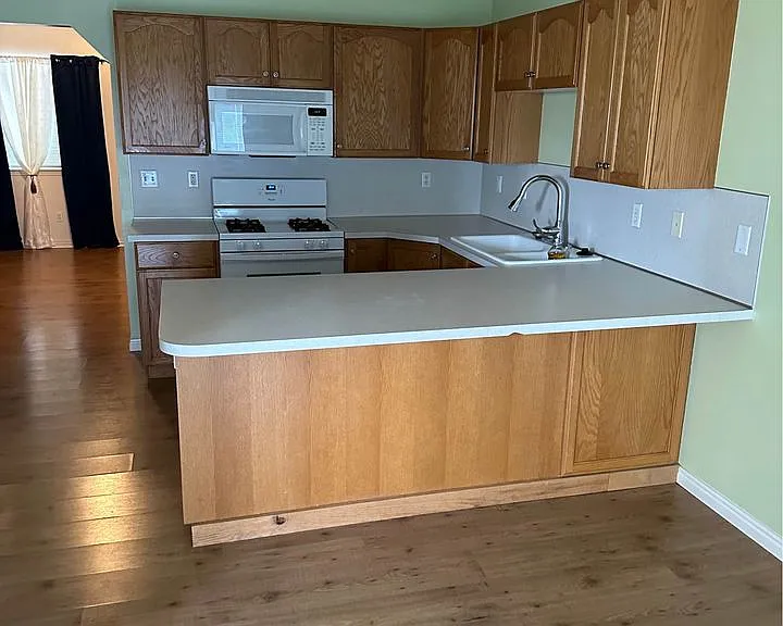 1648 Talon Dr — Photo 10