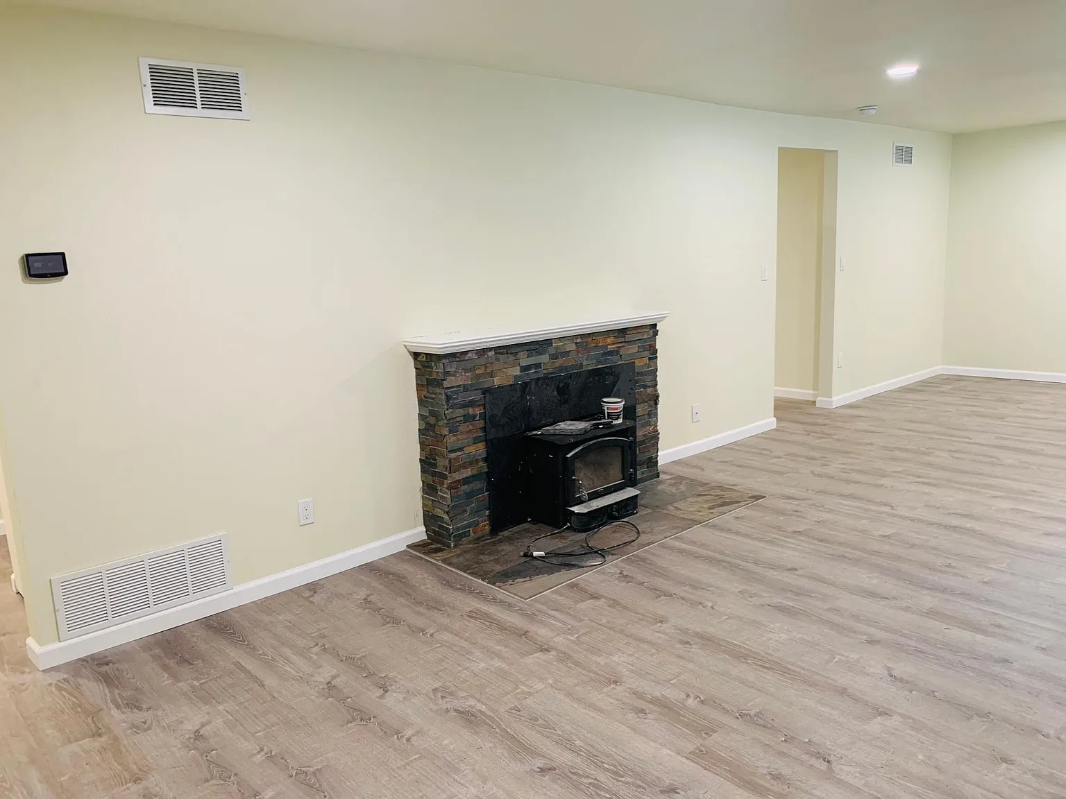 12304 Glenwood Ave SW — Photo 3