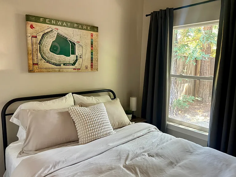 1313 Sycamore St — Photo 4
