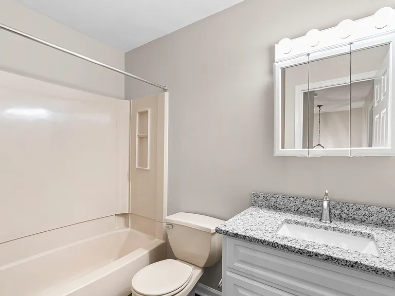 5 Ogden Ct — Photo 17