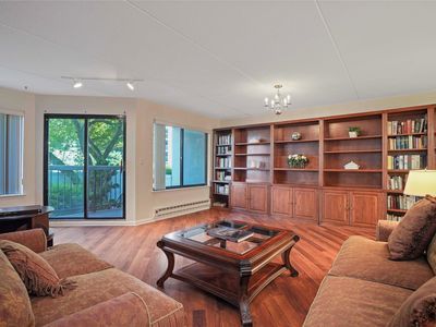 200 High Point Drive #110, Hartsdale, NY, 10530