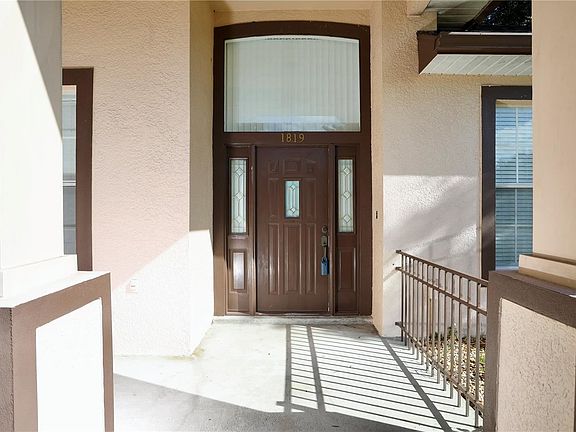 4th image of 1819 Ashton Dr E