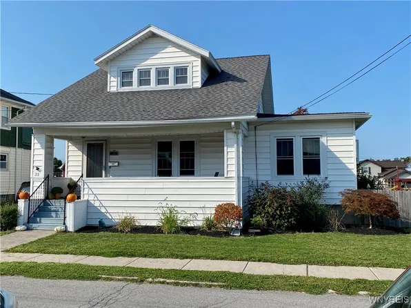 23 Freeman Ave, Middleport, NY 14105