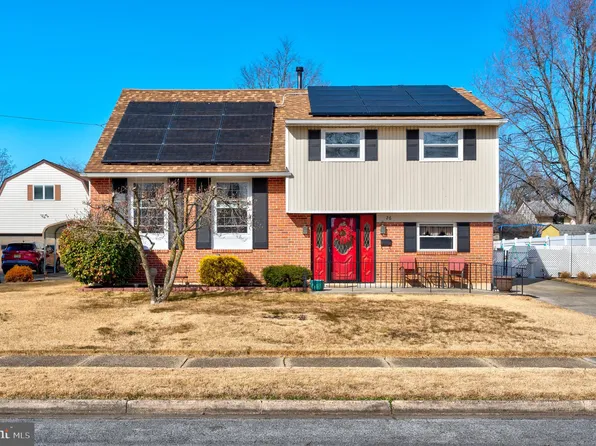 26 Canterbury Dr, Pennsville, NJ 08070