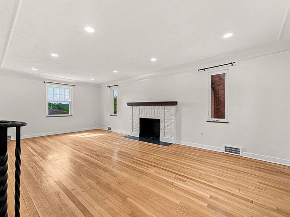 4th image of 417 Bower Hill Rd