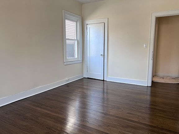 5th image of 375 Sharon Ave #1A