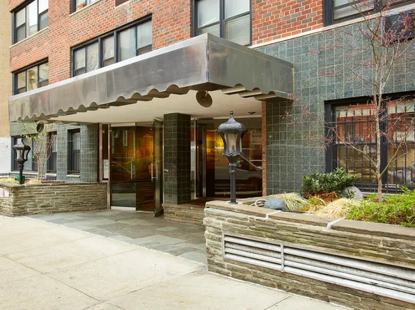 45 West 10th Street image 1 of 3