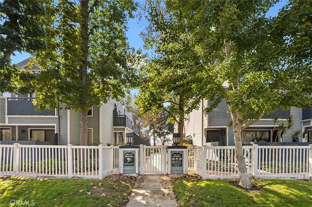 7300 Quill Dr APT 201 photo 1