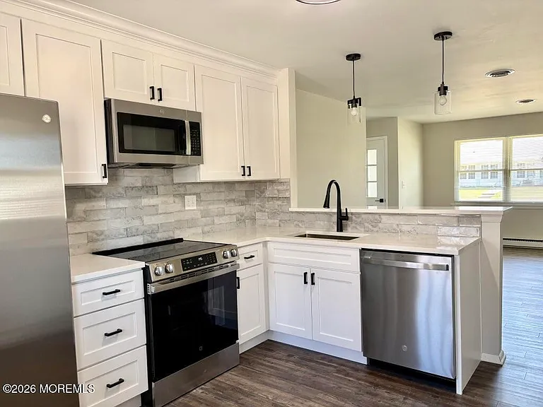 43C Edinburgh Ln — Photo 4