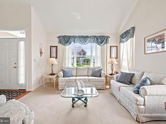 3rd image of 1146 Creekside Ln