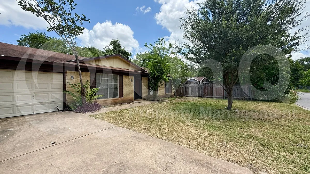 3 bed, 2.0 bath, 1040 sqft, $1,599 — Photo 3