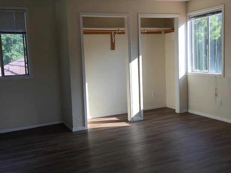 33141 Case St #B — Photo 6