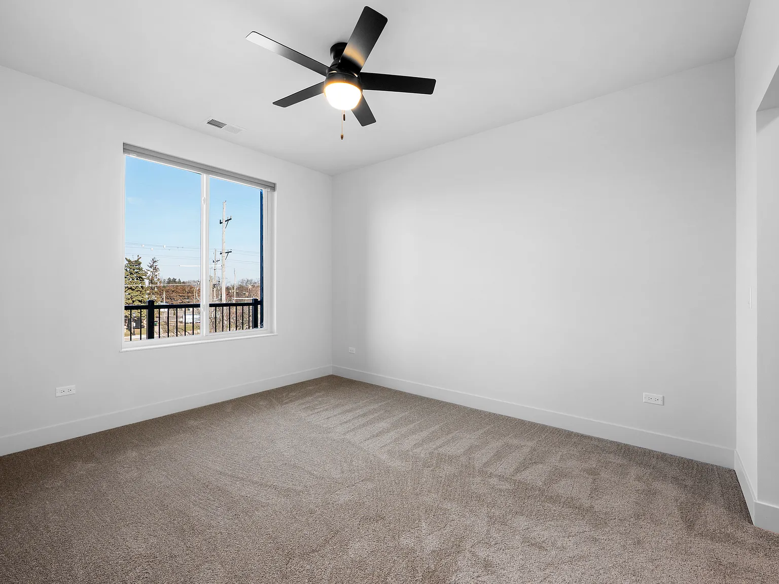 1 bed, 1008 sqft, $2,671 — Photo 4