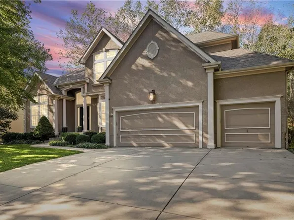 13252 Falmouth St, Leawood, KS 66209