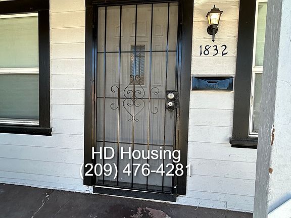 2nd image of 1832 N Berkeley Ave