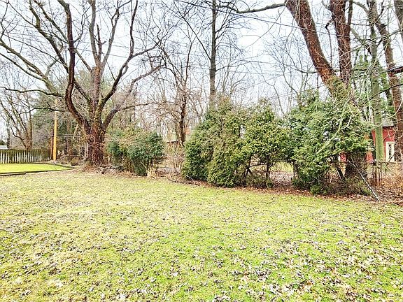 4th image of 1781 Sherwood Blvd