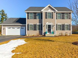 90 University Cir, Hooksett, NH 03106