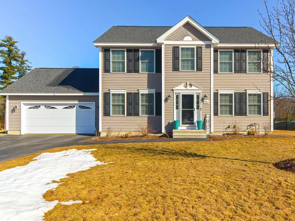 90 University Circle, Hooksett, NH 03106