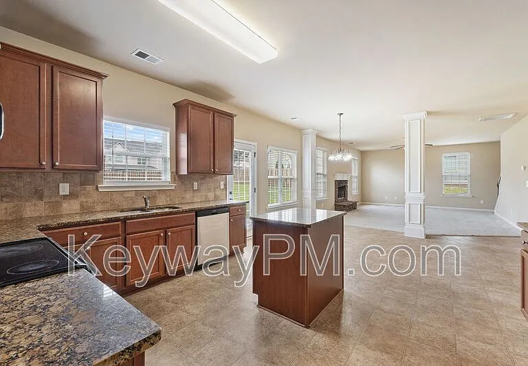 6017 Reynolds Cir — Photo 9