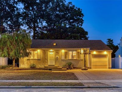 2295 Locust Street, Merrick, NY, 11566