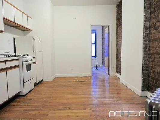 Rented by Point NYC | media 9