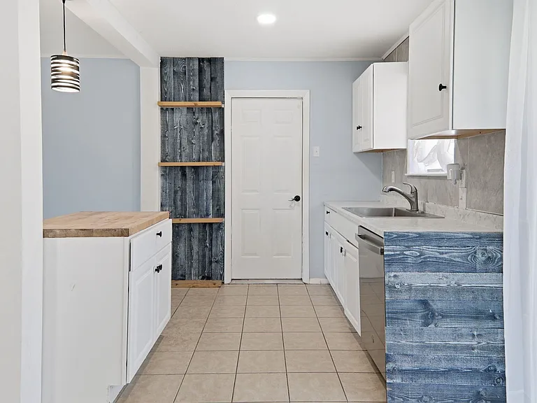 1403 Little St — Photo 14