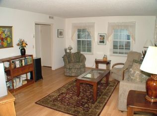 568 Thorton Ln #B, Monroe Township, NJ 08831