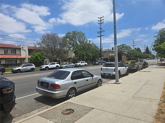 5th image of 14520 Plummer St Unit 5