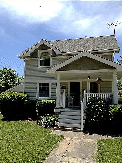 1st image of 1320 Ramona Ave