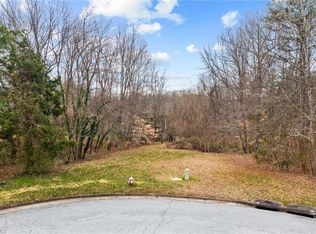 1548 Thornhill Dr, High Point, NC 27262