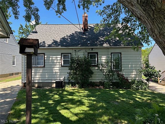 3rd image of 12422 Shady Oak Blvd