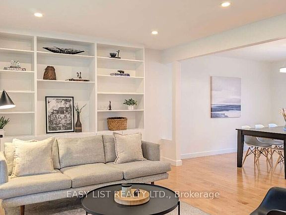 3rd image of 1895 Savoy Pl