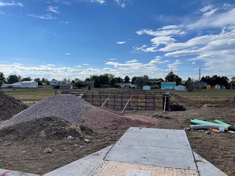 2nd image of 3333 Blackpowder Rd