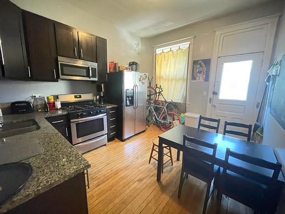 4th image of 1022 W Belmont Ave #2