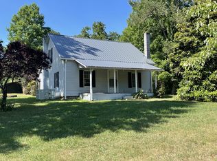 934 N Hurricane Creek Rd, Mc Ewen, TN 37101