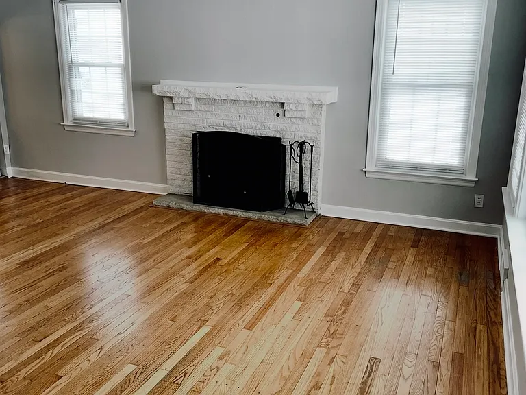 2512 Glen Pl — Photo 3