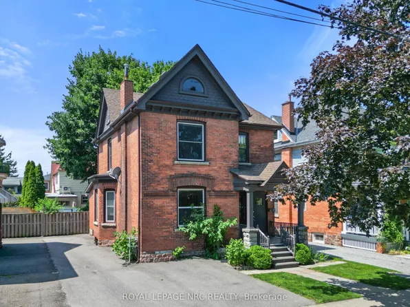 7 Beecher St, Saint Catharines, ON L2R 5S4